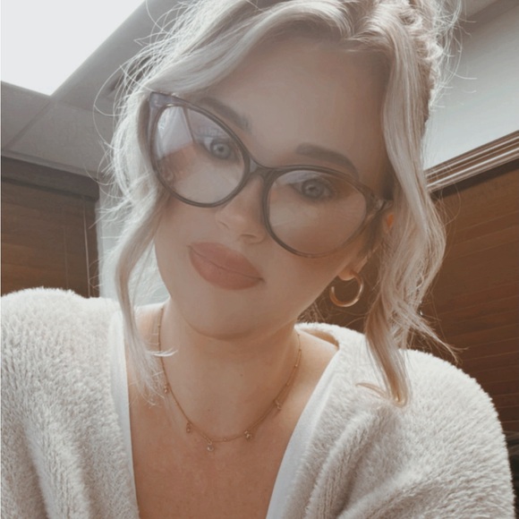 Meet your Posher, Kaitlyn - Picture 1 of 1